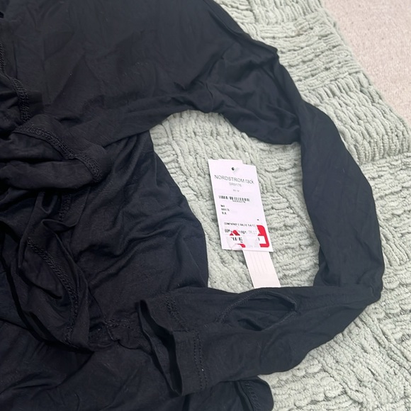 Sweet Romeo Women's Thumbhole Jersey Top Size S in black - Picture 5 of 6